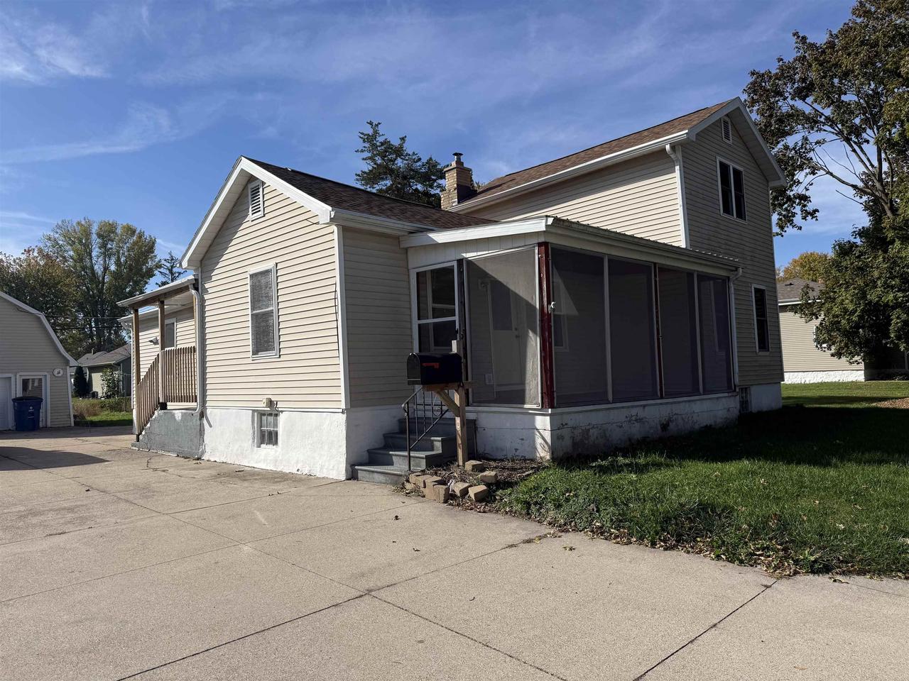 236 E Huron Street