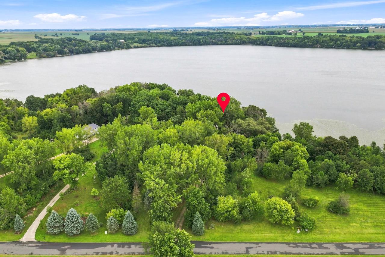 W11492 Lake Drive