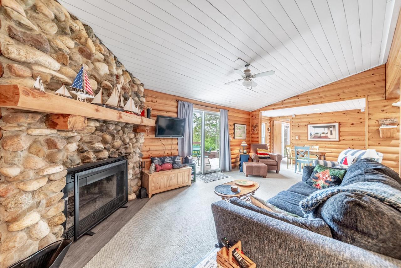 W3073 ORCHARD AVENUE