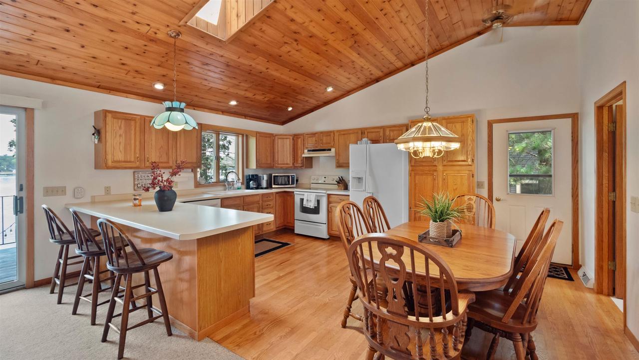 W6924 South SILVER LAKE ROAD