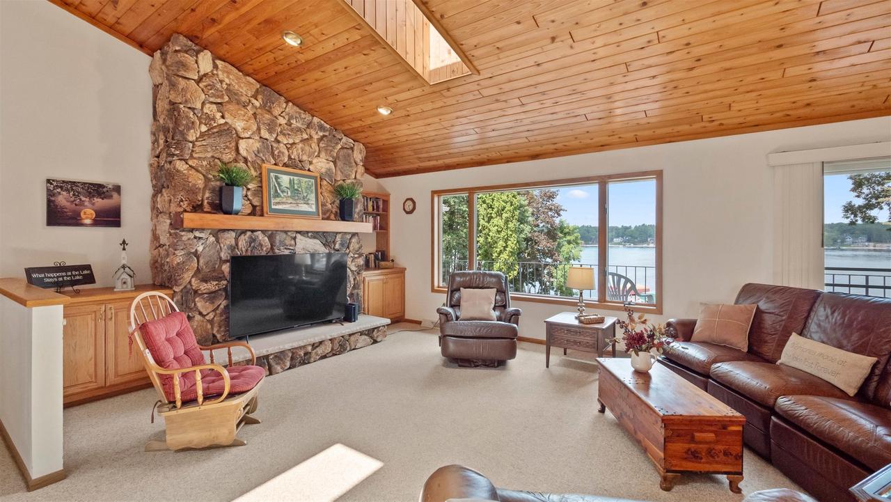 W6924 South SILVER LAKE ROAD