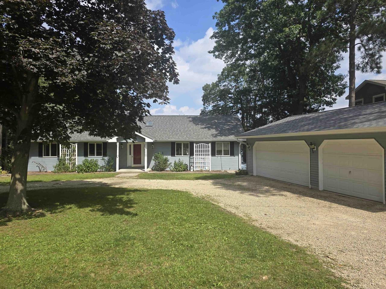 W6924 South SILVER LAKE ROAD