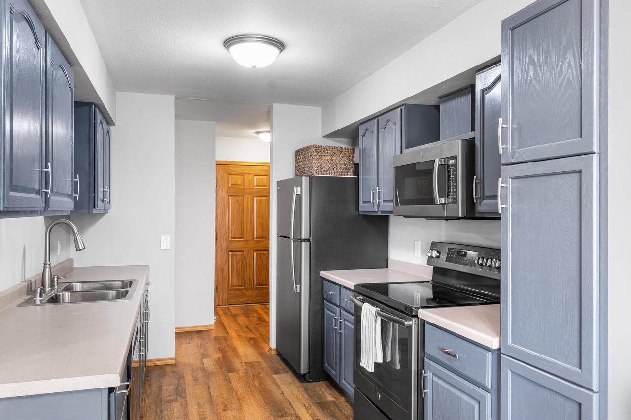 1568 South OAKWOOD ROAD