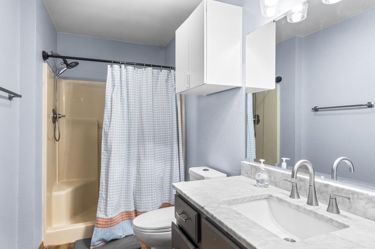 1568 South OAKWOOD ROAD