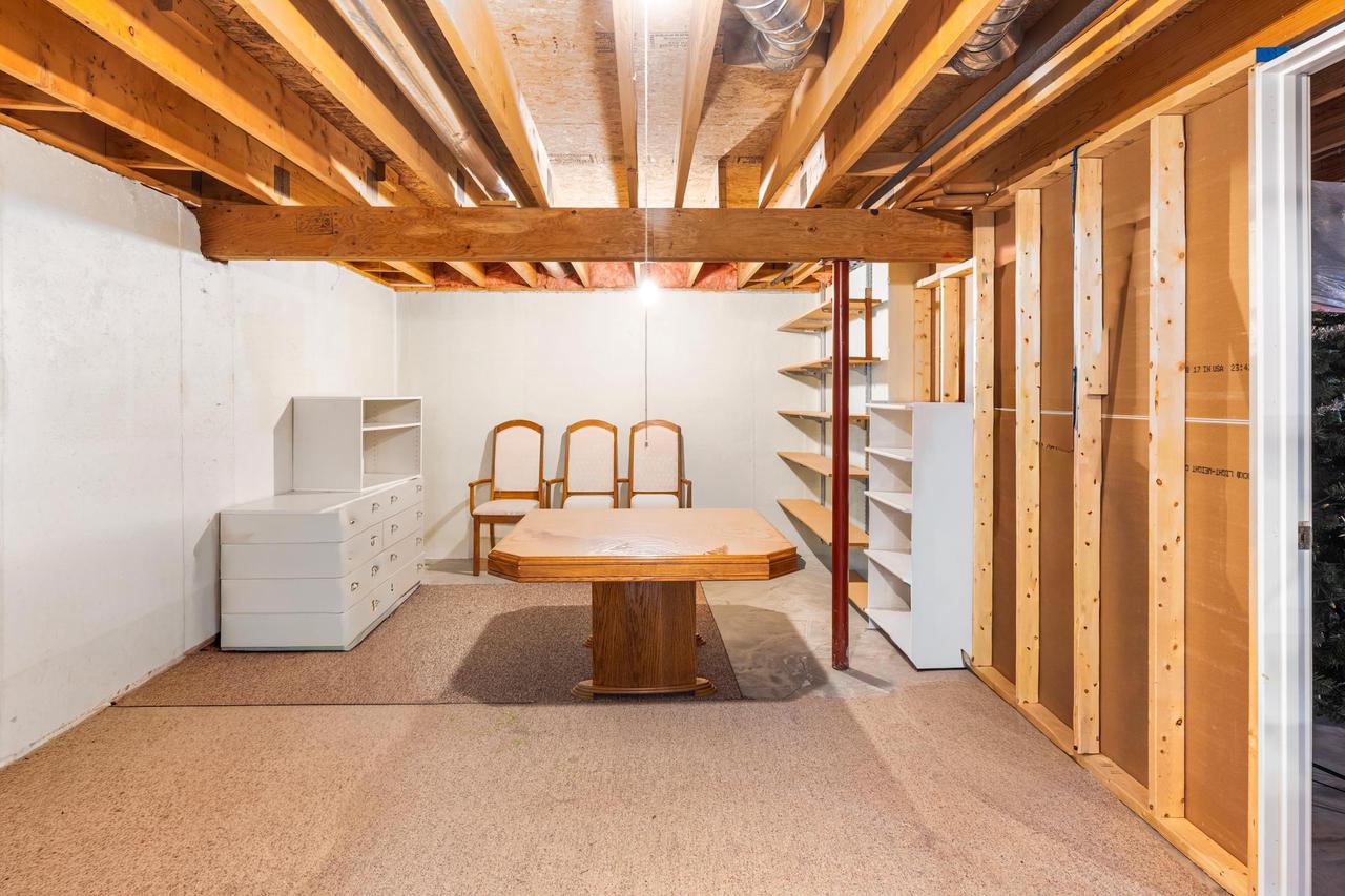 1568 South OAKWOOD ROAD