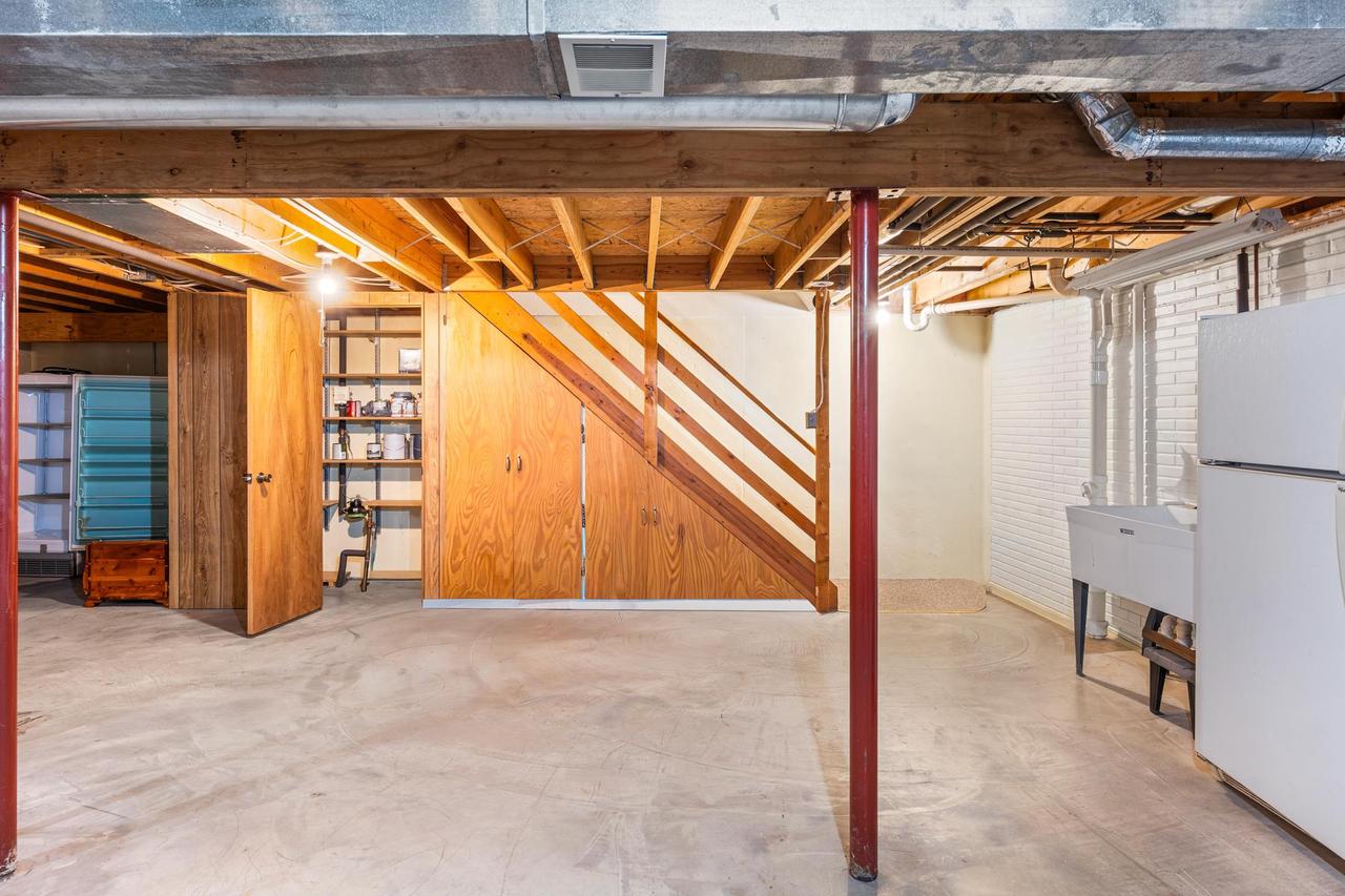 1568 South OAKWOOD ROAD