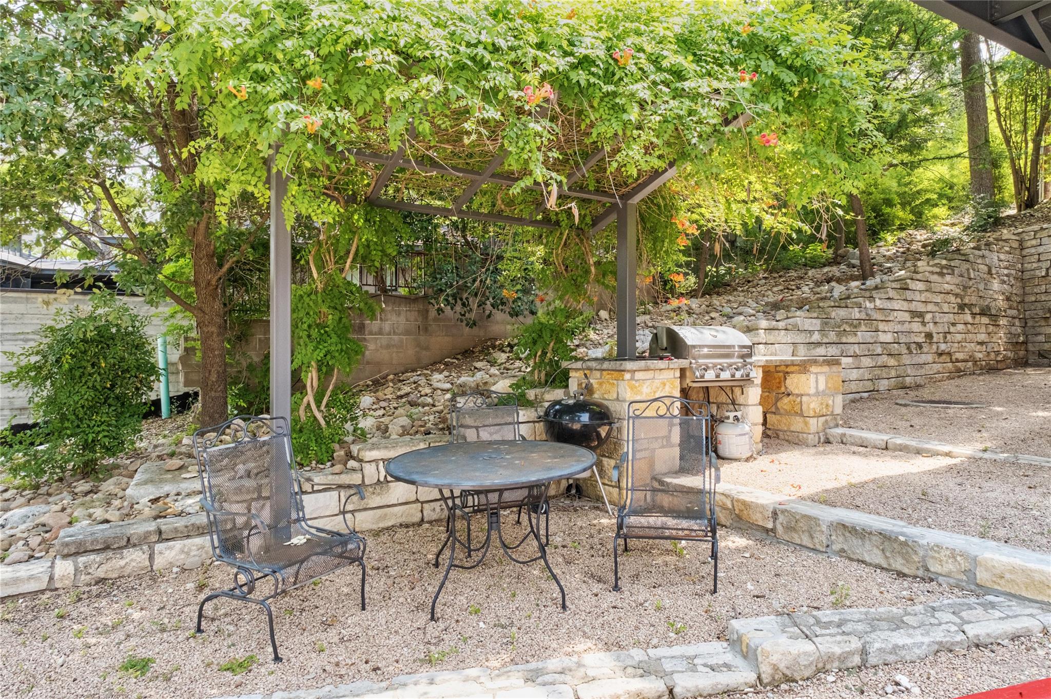 2205 N Lamar BLVD # 113