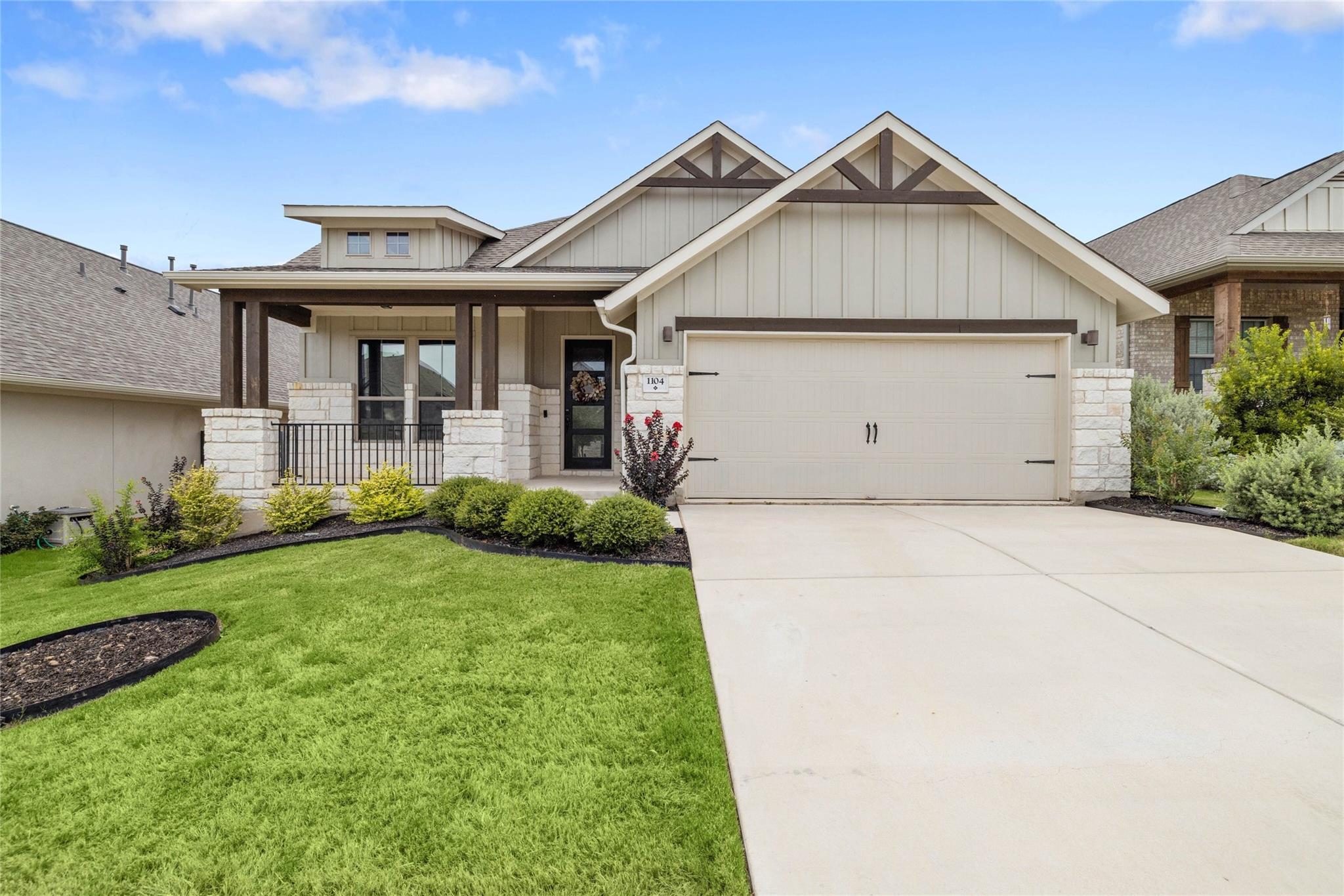 1104 River Vista RD