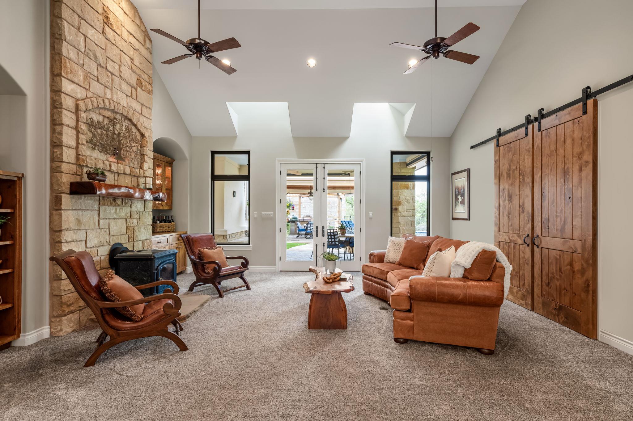 8815 Blazyk DR