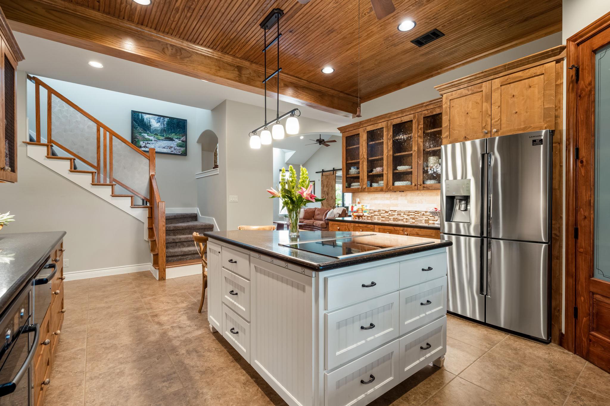 8815 Blazyk DR