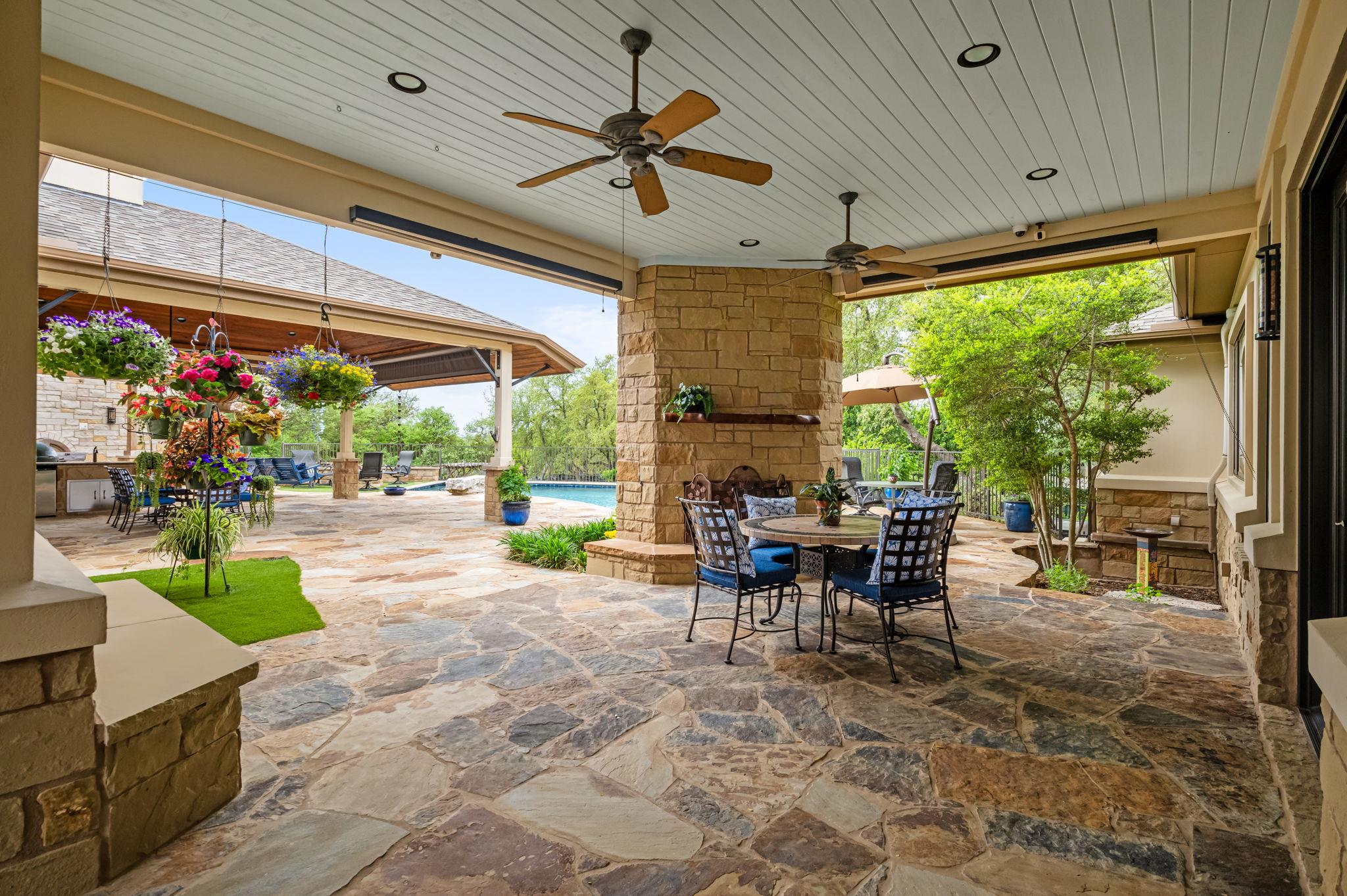 8815 Blazyk DR
