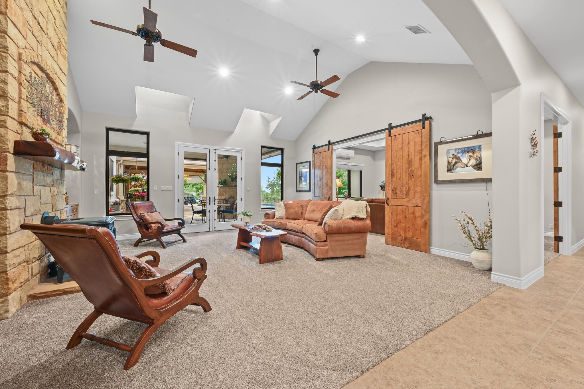 8815 Blazyk DR