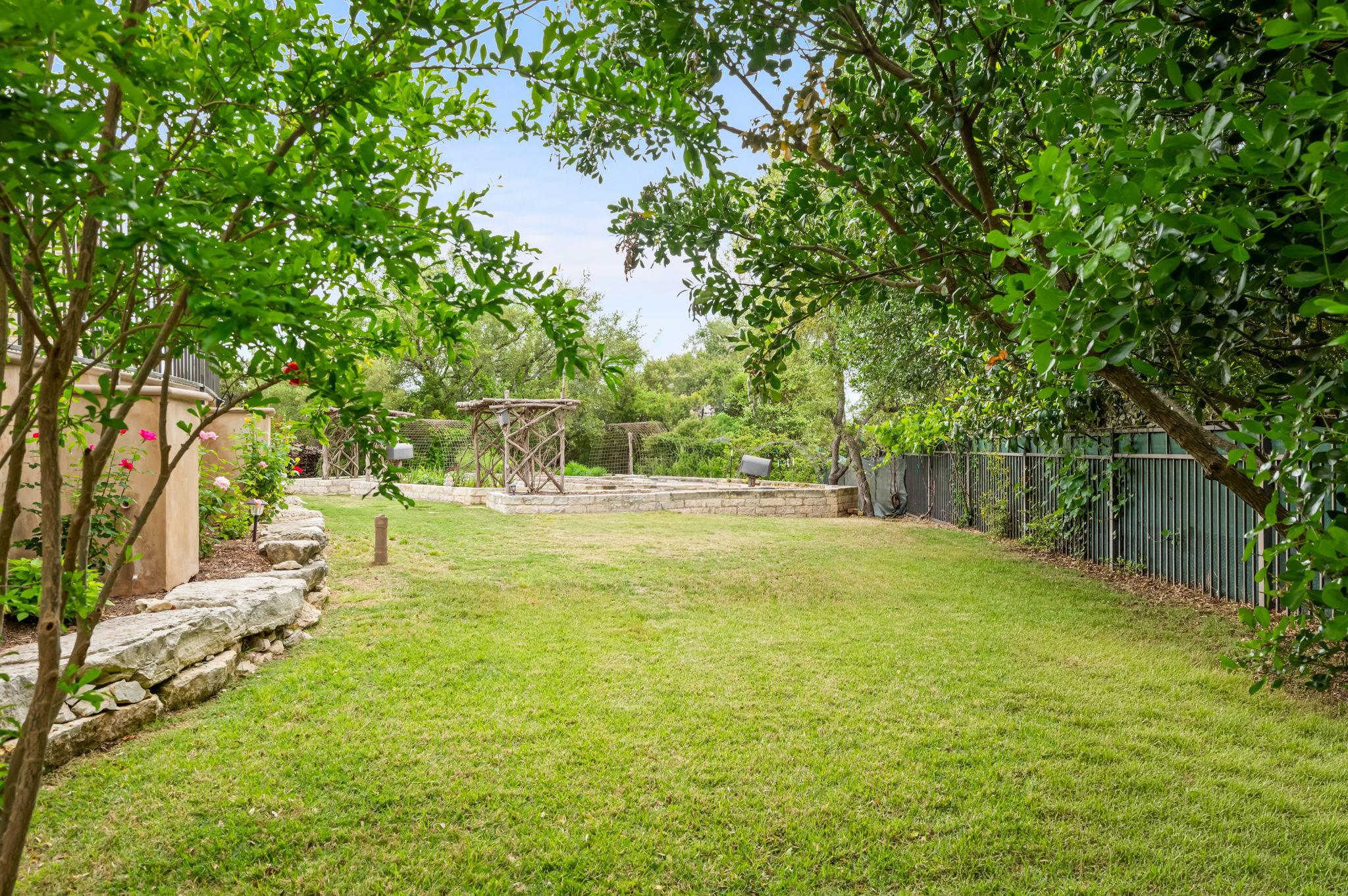 8815 Blazyk DR