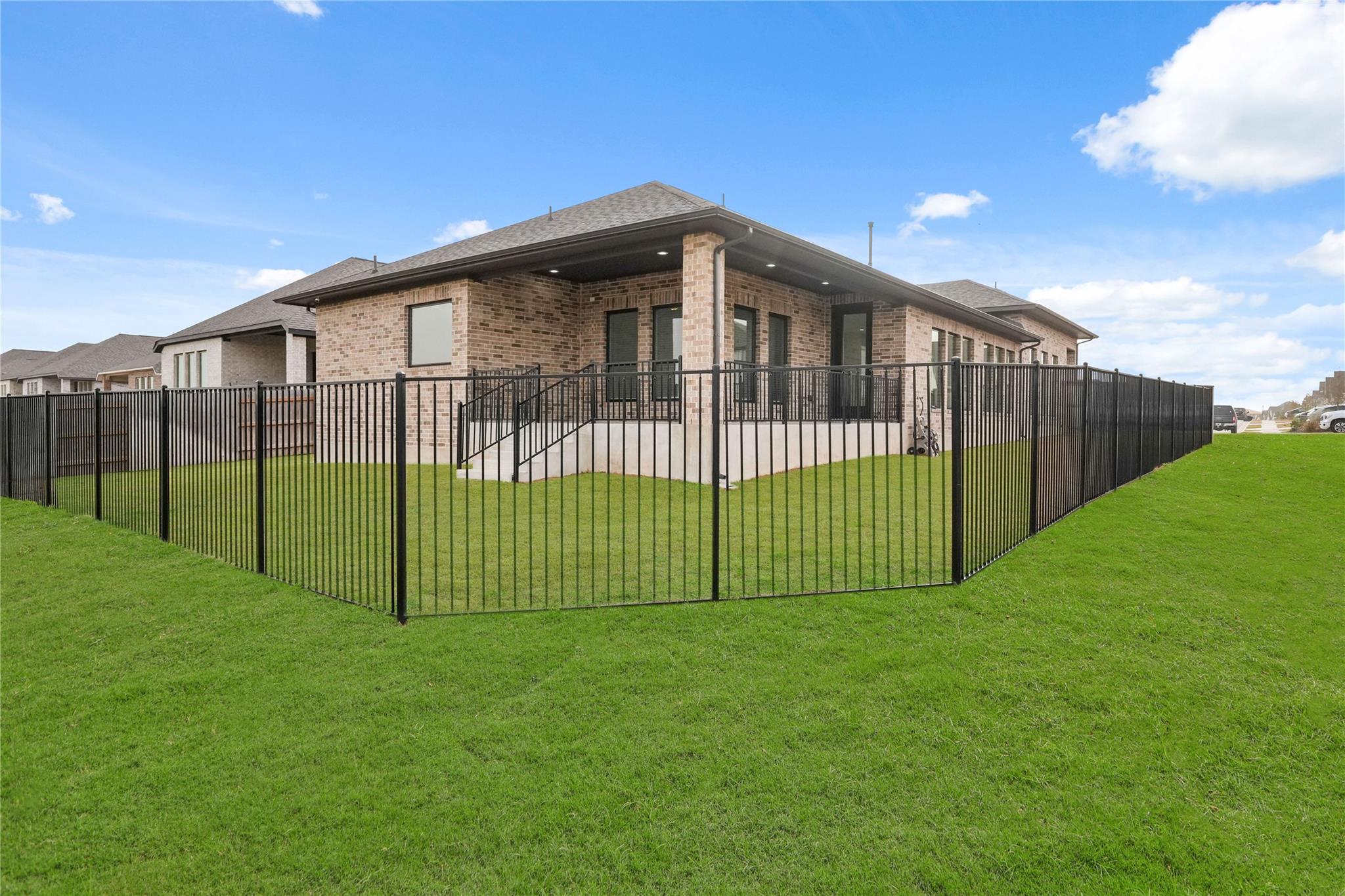 135 Plumbago LOOP