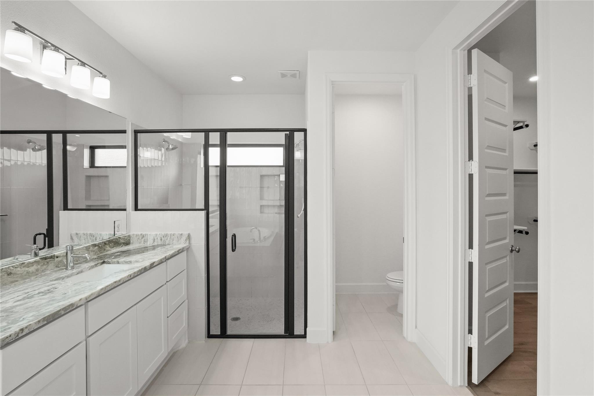 135 Plumbago LOOP