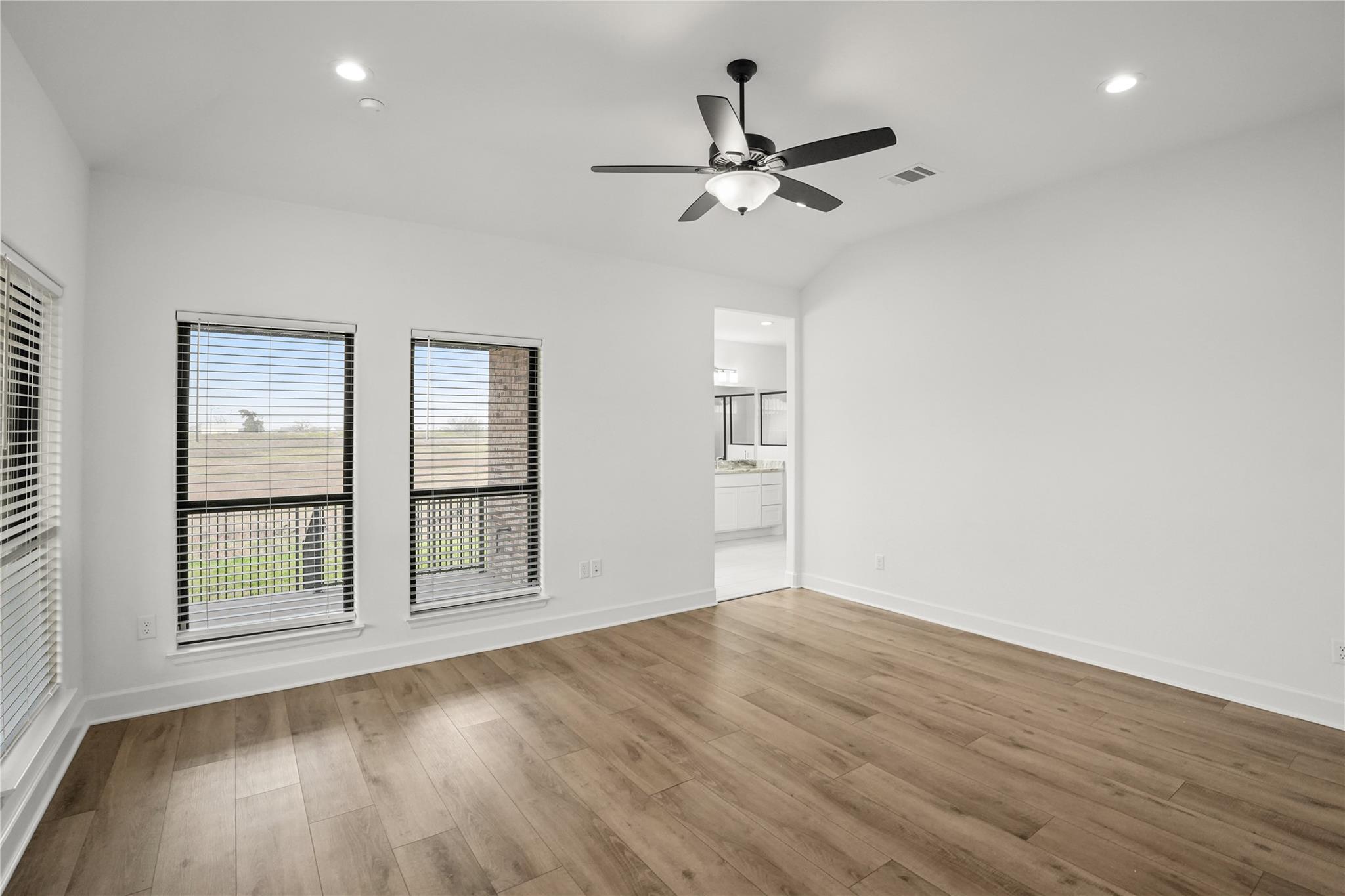 135 Plumbago LOOP