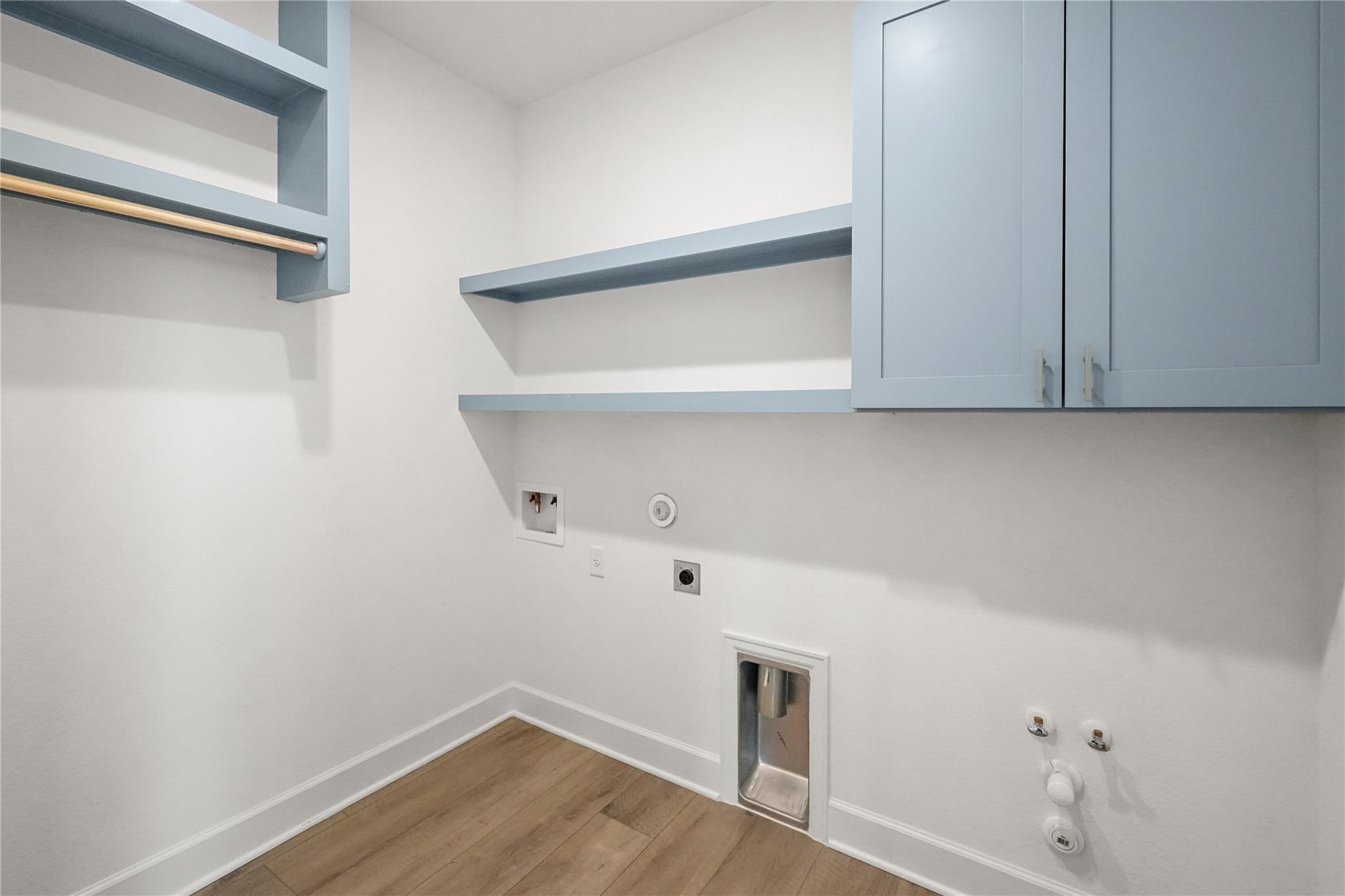 135 Plumbago LOOP