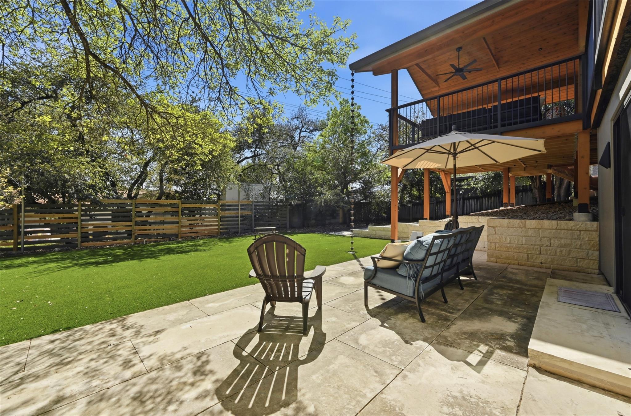 3907 Cresthill DR