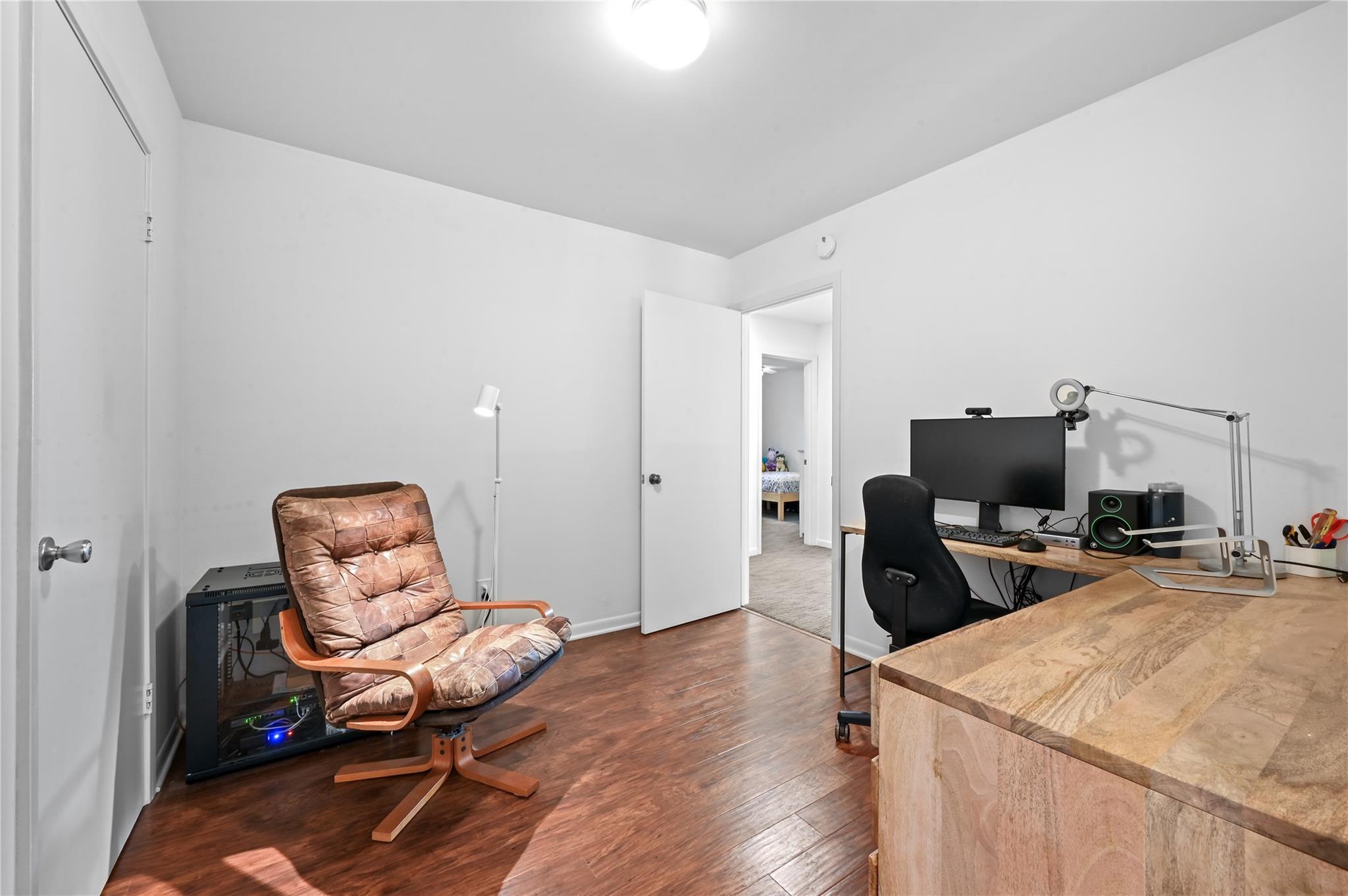 3907 Cresthill DR