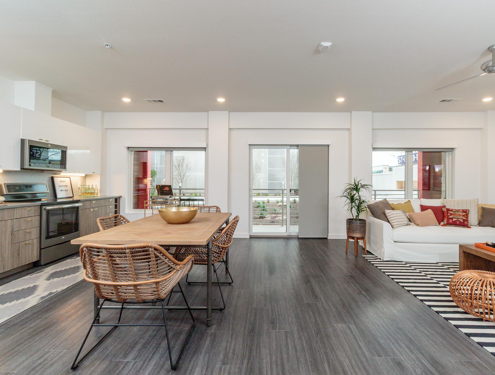 4361 S Congress Ave # 124