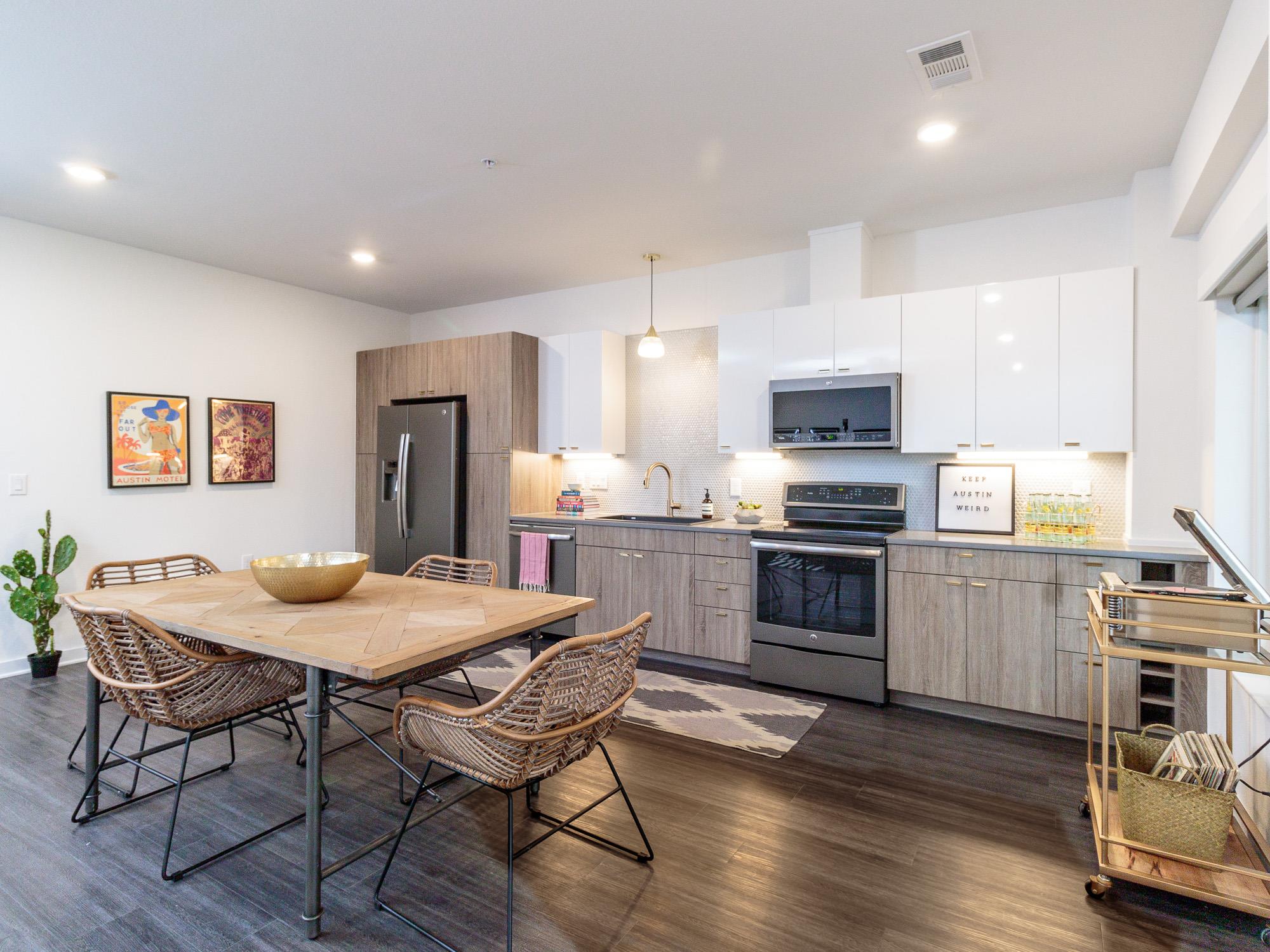 4361 S Congress Ave # 124