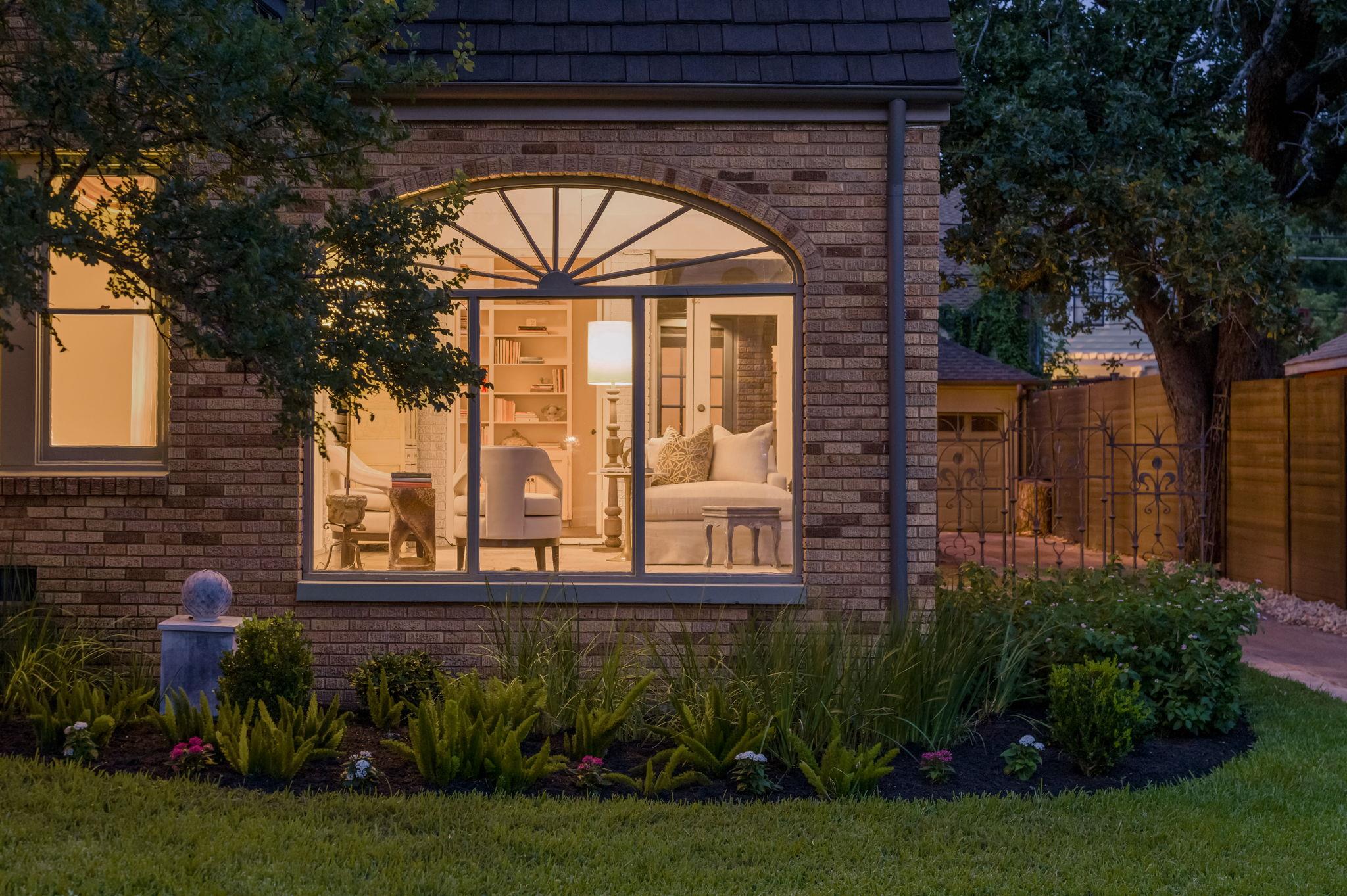 106 Laurel LN