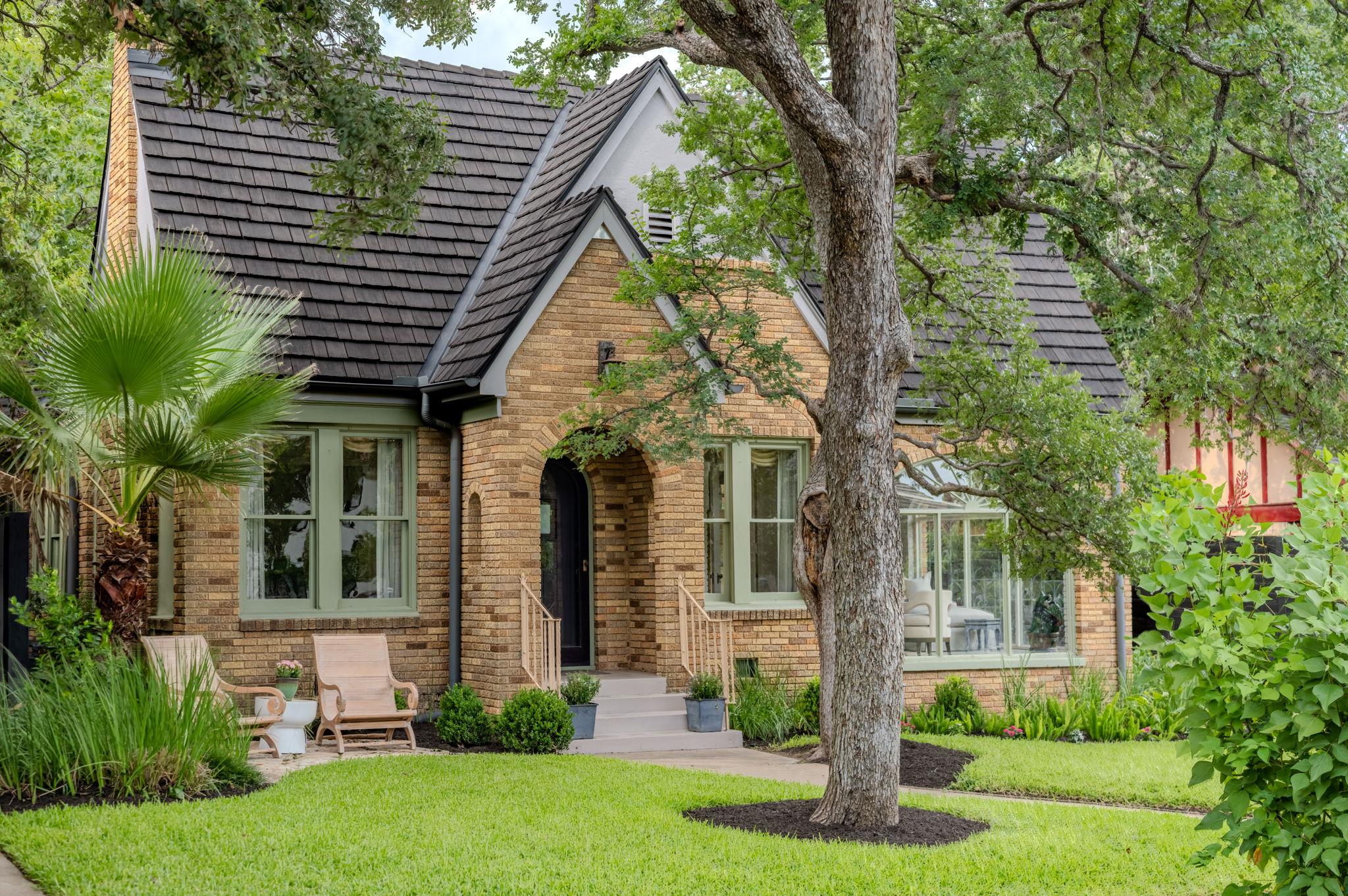 106 Laurel LN