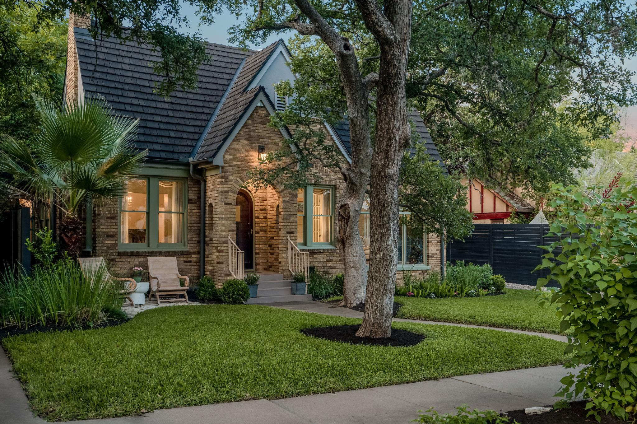 106 Laurel LN