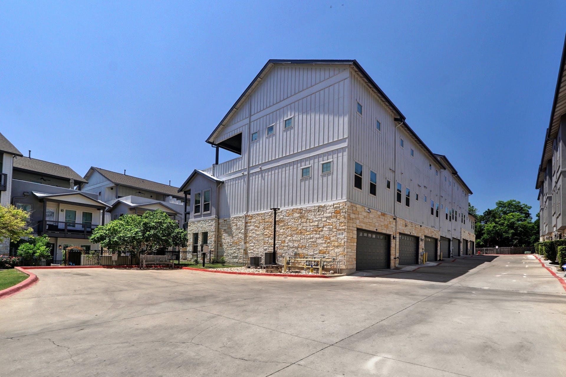 2520 Bluebonnet LN # 41