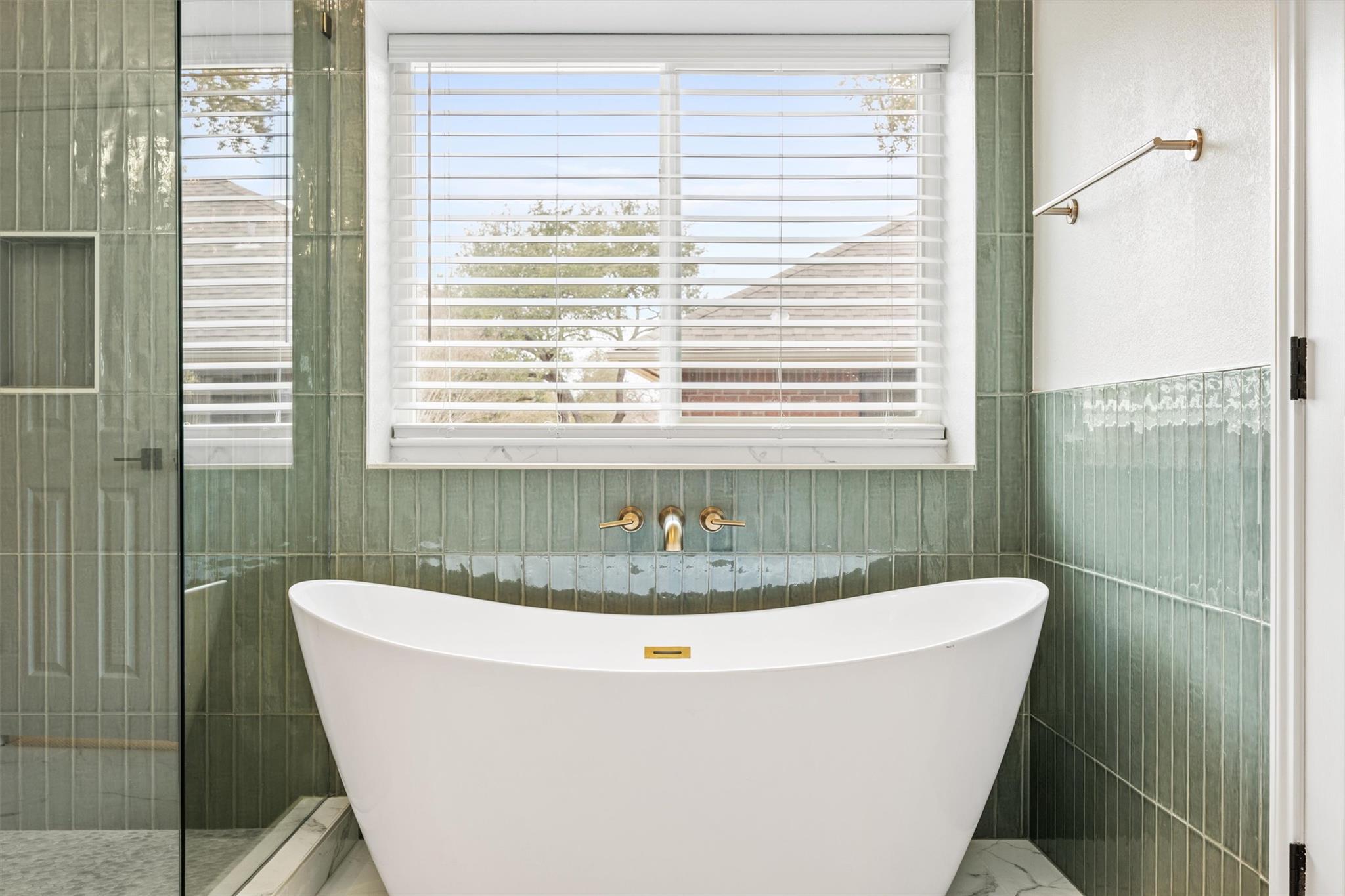 9505 Scenic Bluff DR