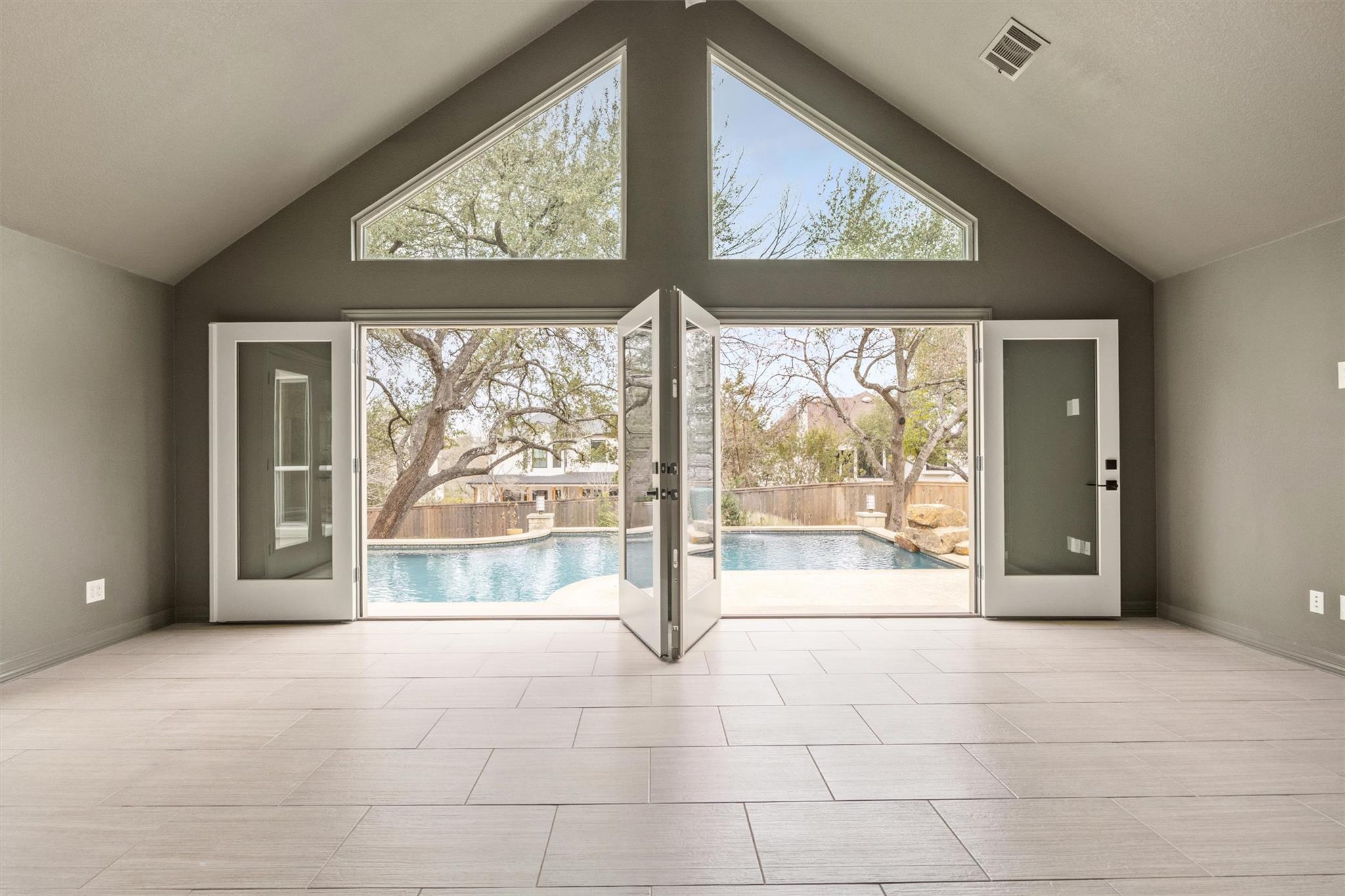 9505 Scenic Bluff DR