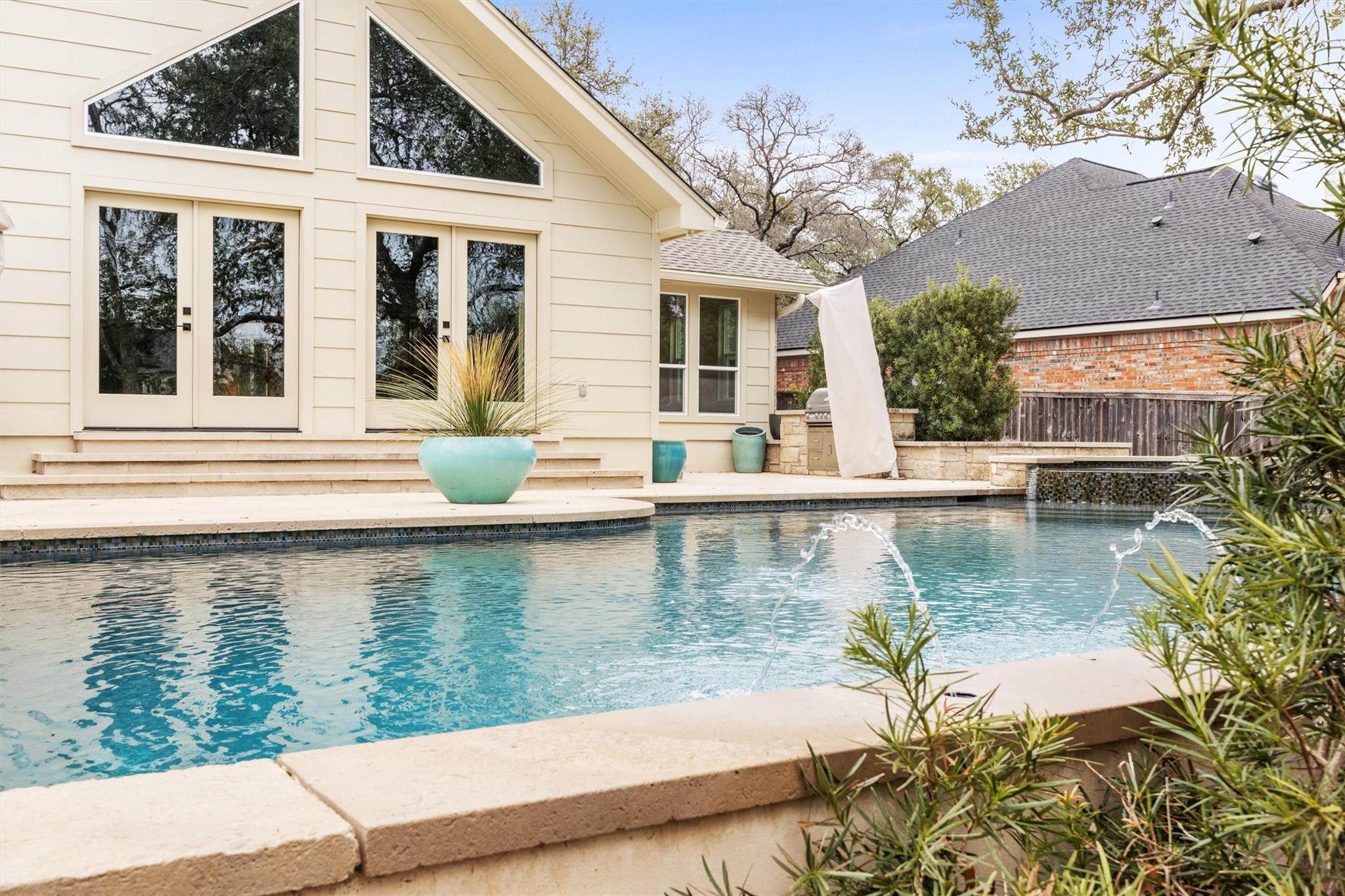 9505 Scenic Bluff DR