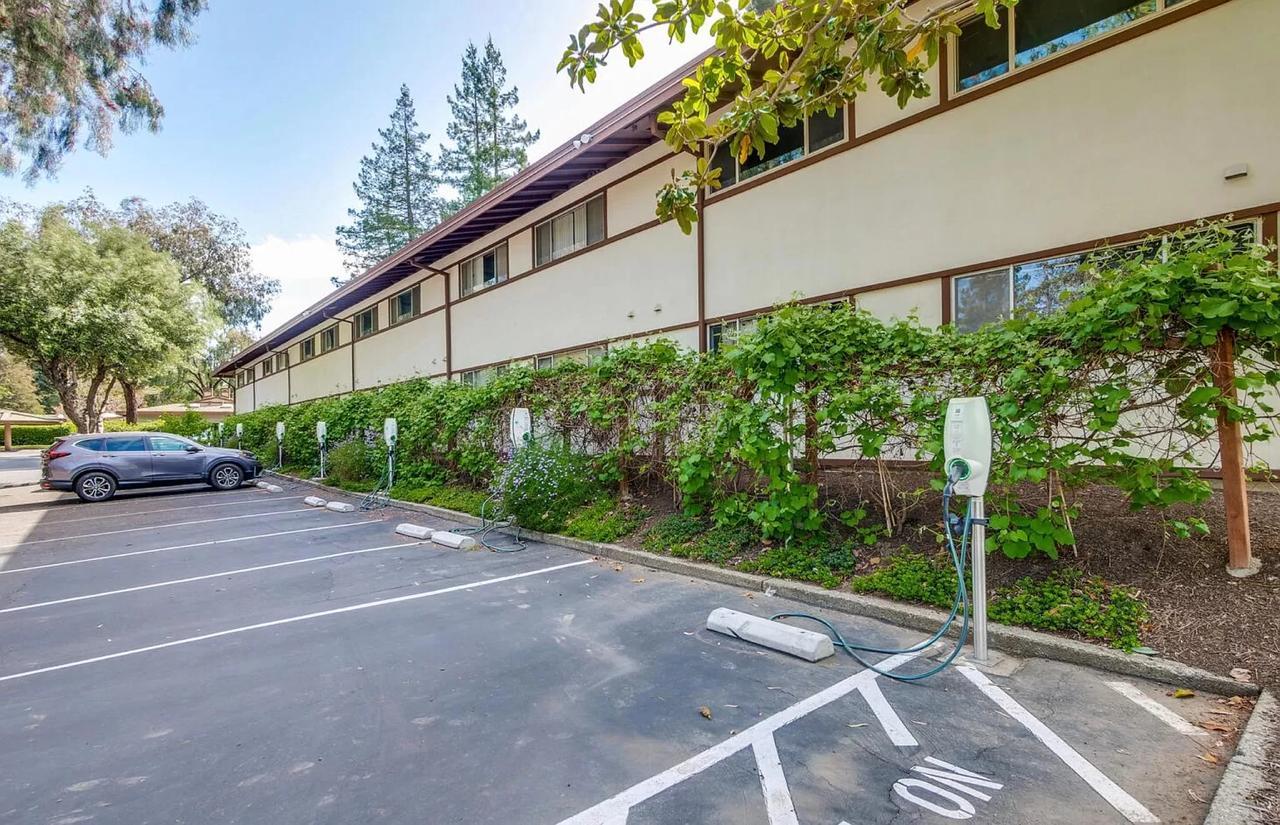 500 W Middlefield RD 71