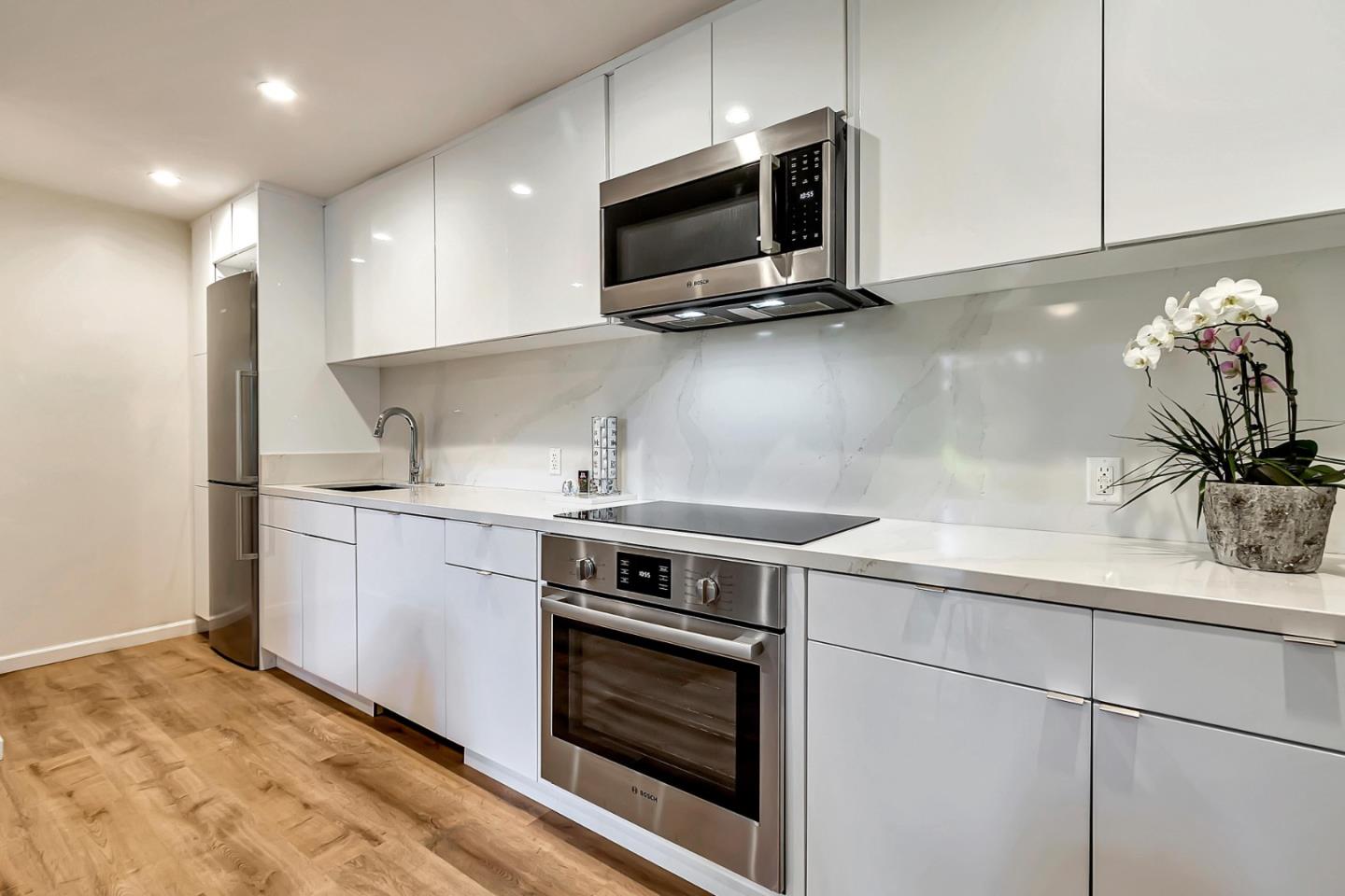 500 W Middlefield RD 71