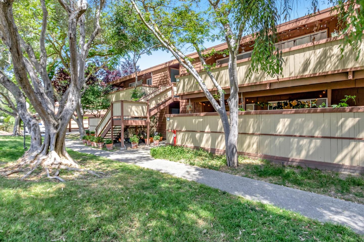 500 W Middlefield RD 71