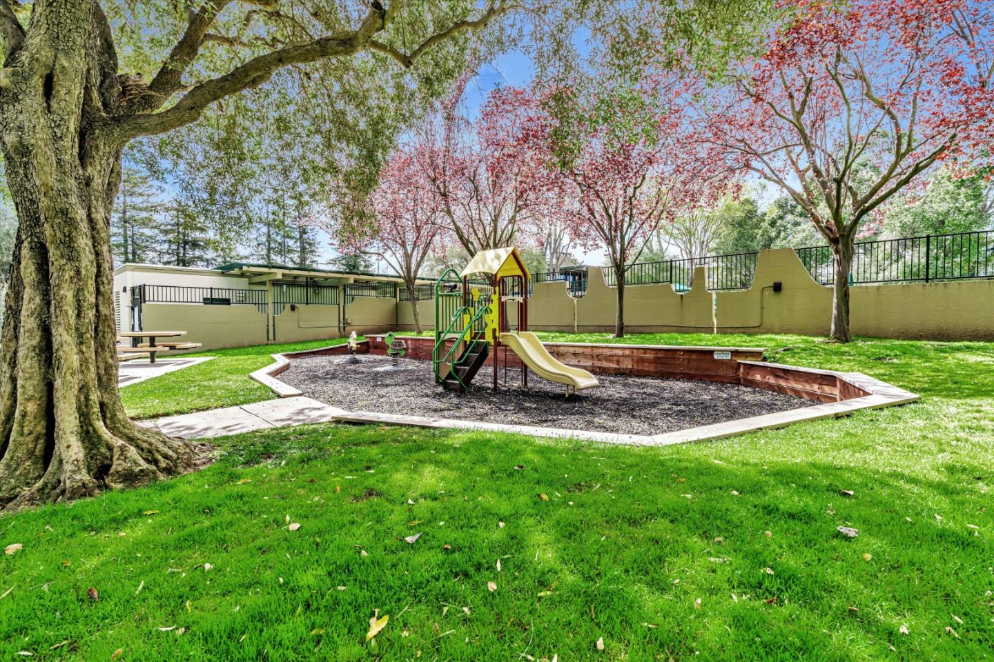 801 N Humboldt ST 208