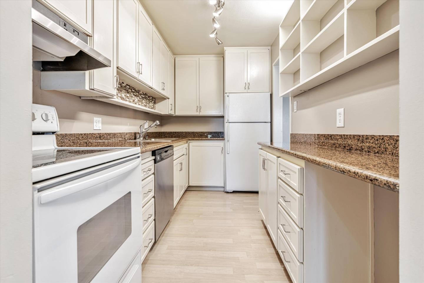 801 N Humboldt ST 208