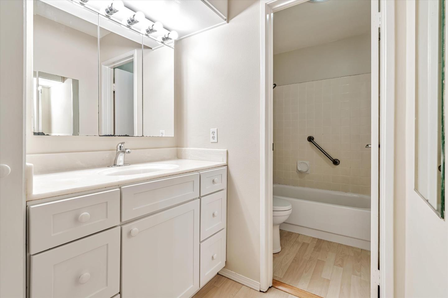 801 N Humboldt ST 208