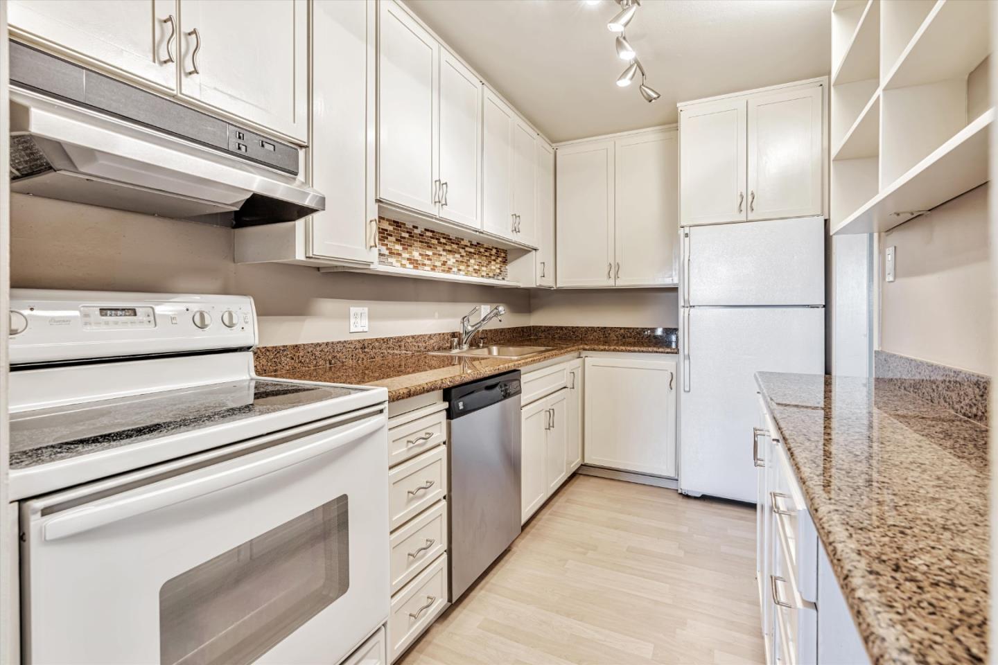 801 N Humboldt ST 208