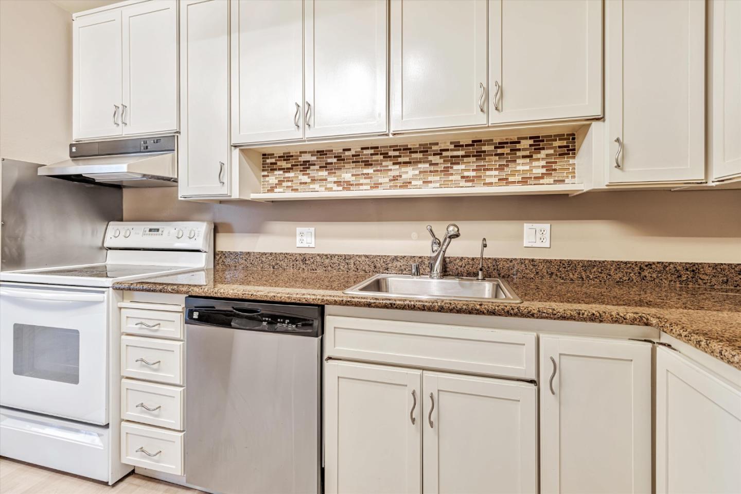 801 N Humboldt ST 208