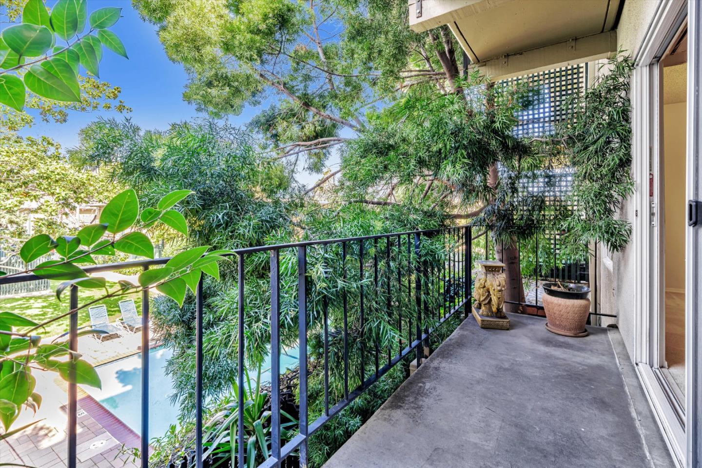 801 N Humboldt ST 208