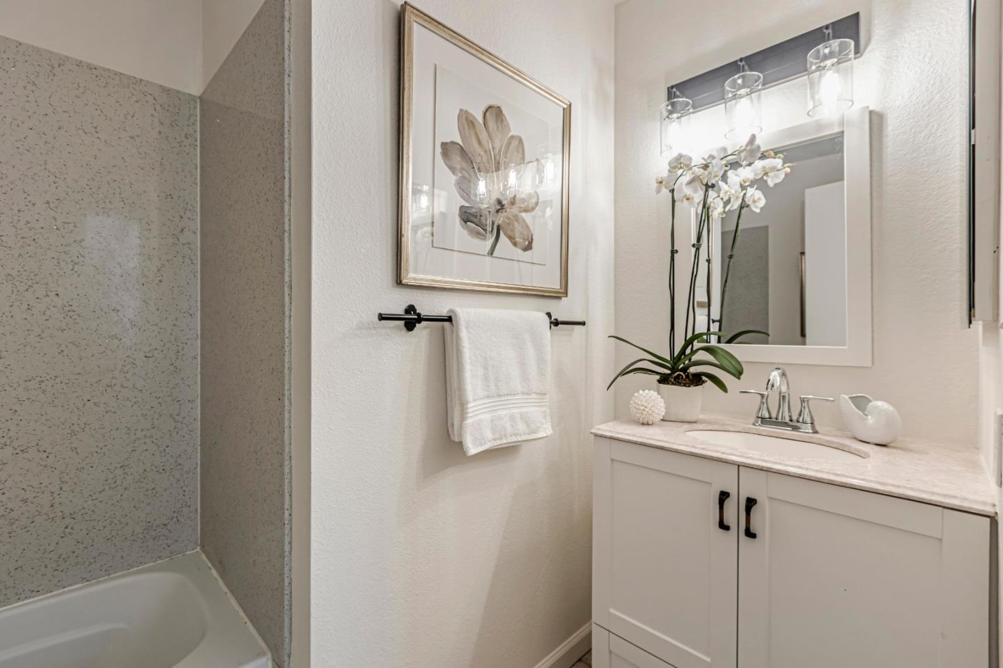 10995 Northseal Square