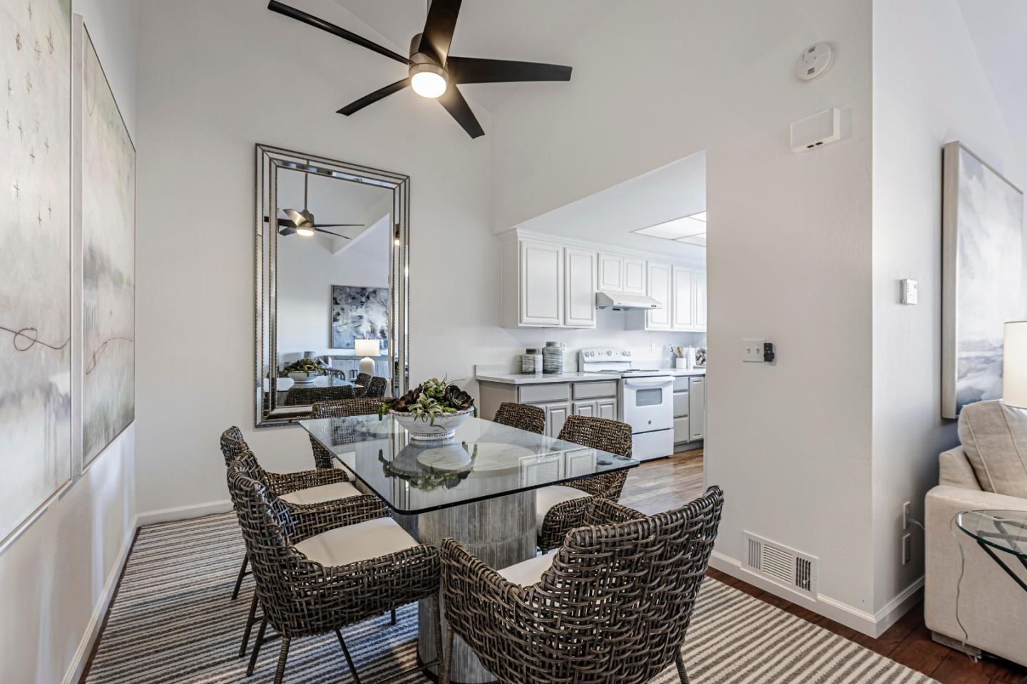 10995 Northseal Square