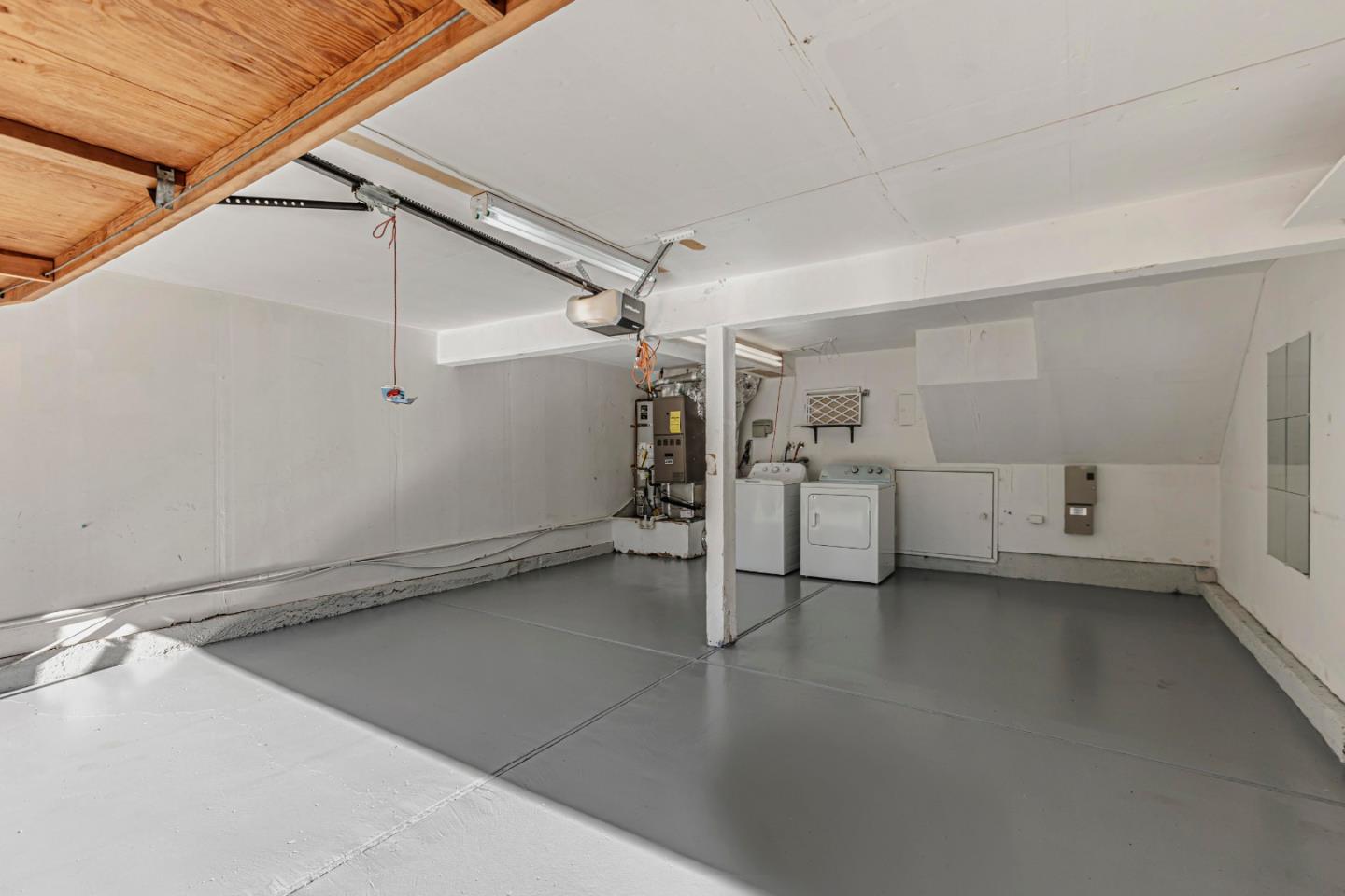 10995 Northseal Square