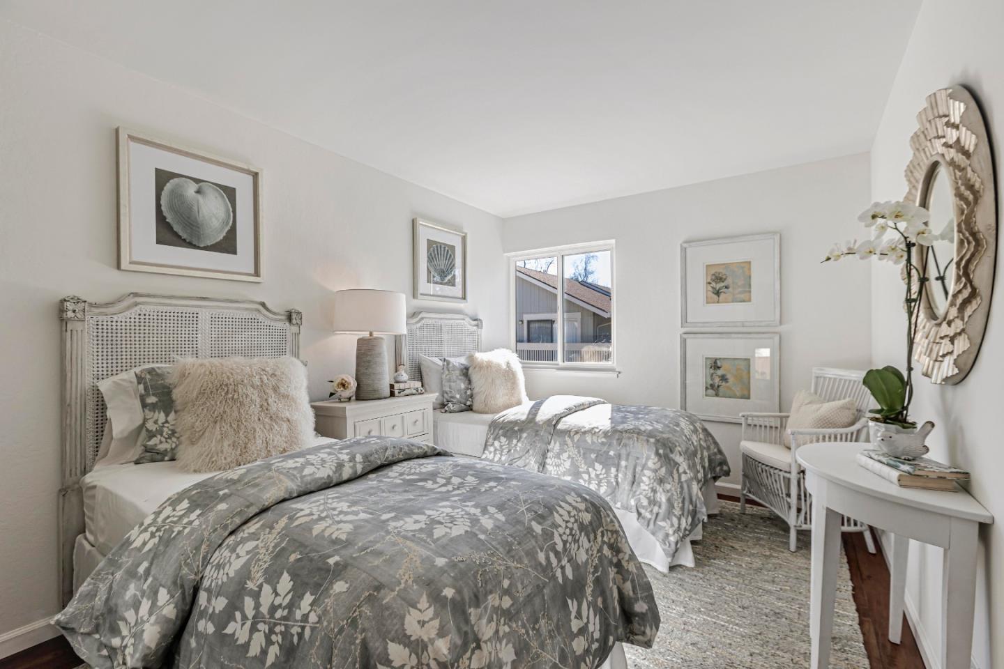 10995 Northseal Square