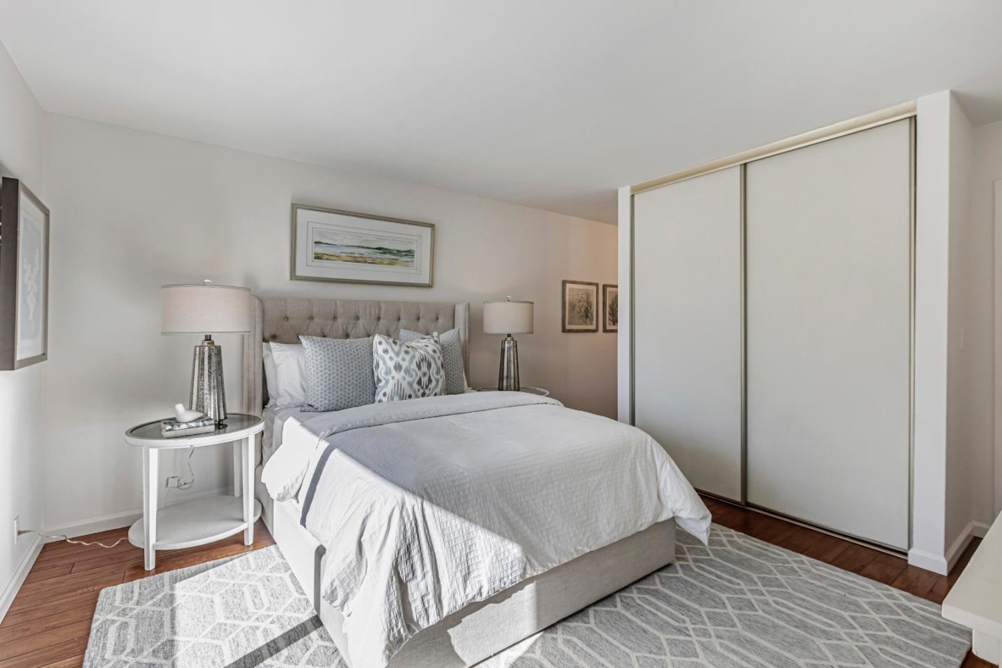 10995 Northseal Square