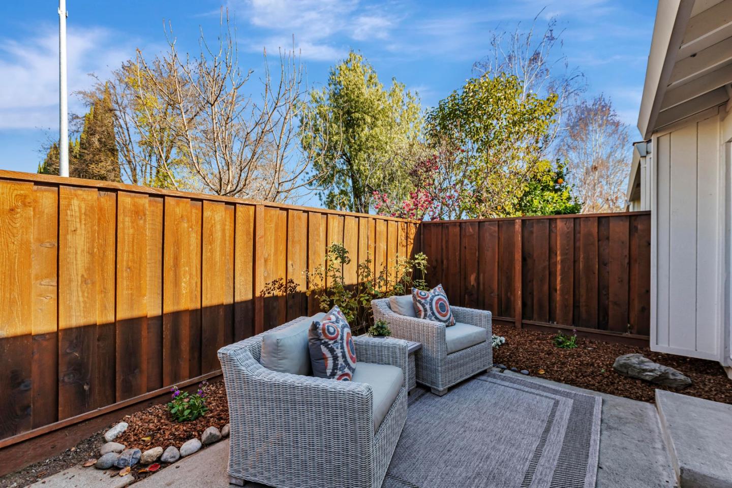10995 Northseal Square