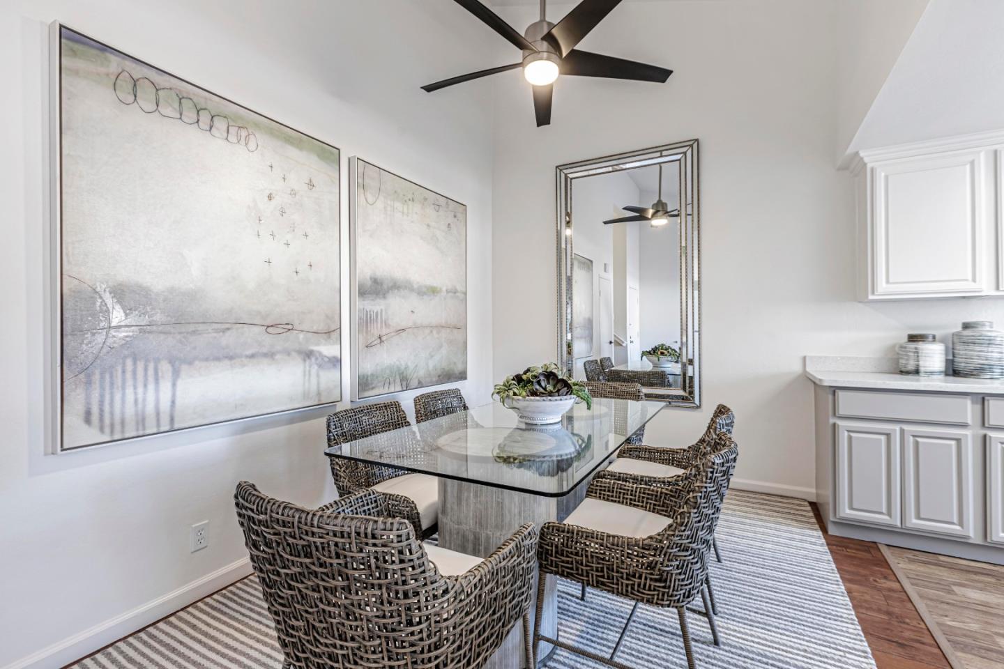 10995 Northseal Square