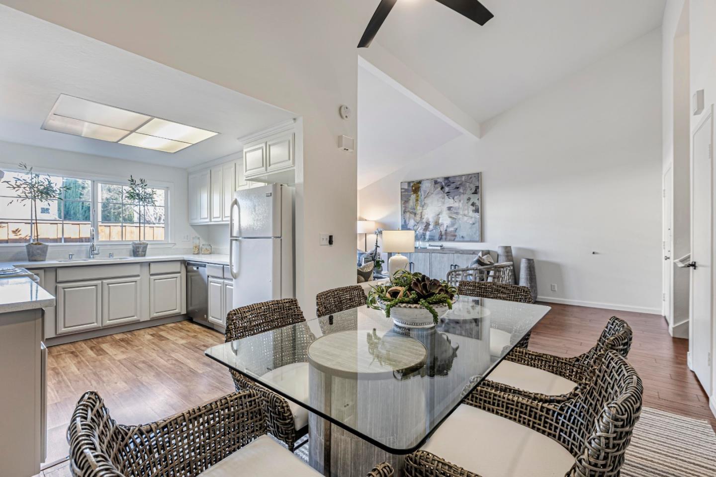 10995 Northseal Square