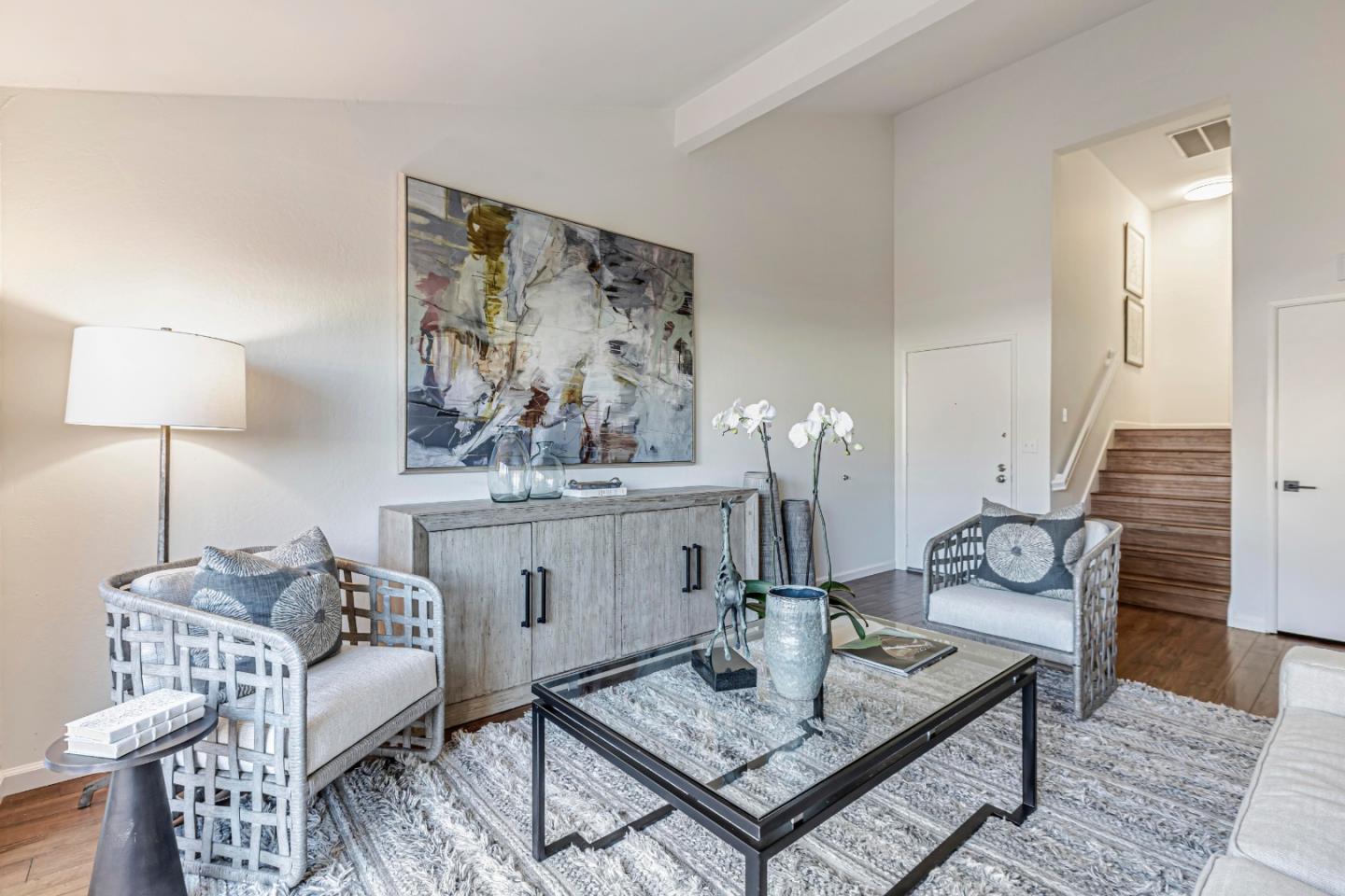 10995 Northseal Square